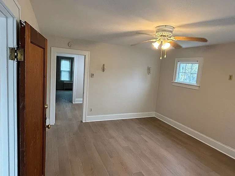 23 W Erie St #1R — Photo 2