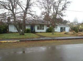 704 Lake St, Ilwaco, WA 98624