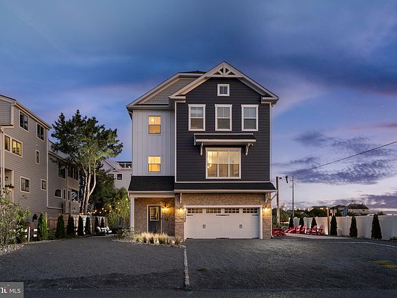 3rd image of 39546 Admiral Rd