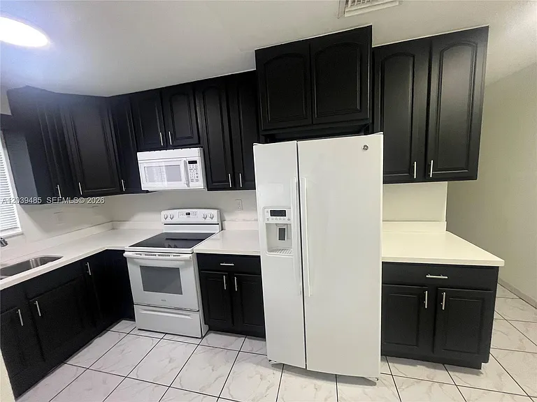 28 E 20th St #1 — Photo 2