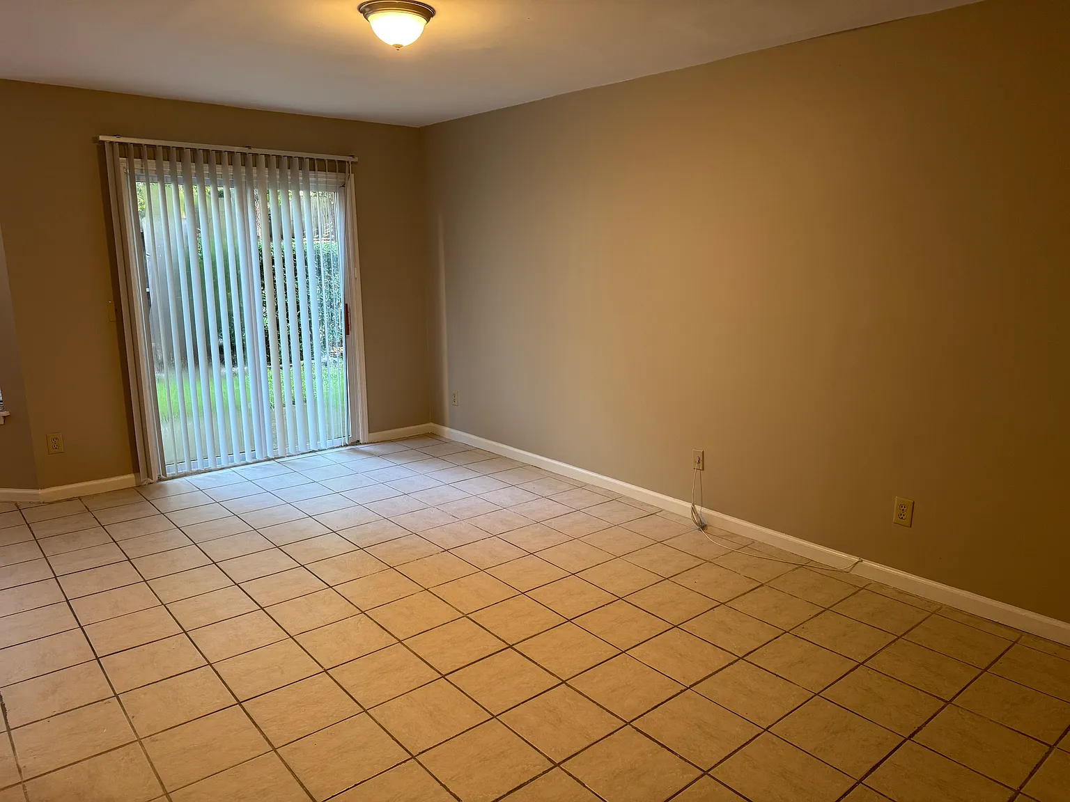 2 bed, 2.5 bath, 1400 sqft, $1,535 — Photo 3