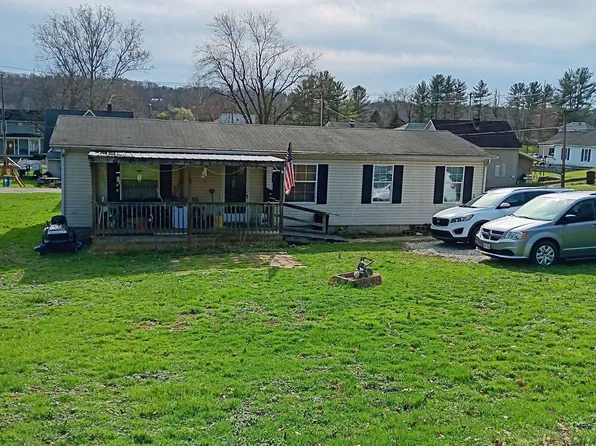 13 Dew St, Glouster, OH 45732