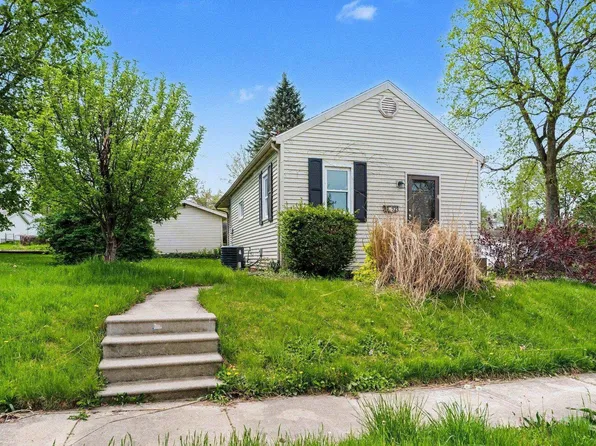 202 E Oakside St, South Bend, IN 46614