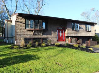 23 Peake Rd, Edison, NJ 08837