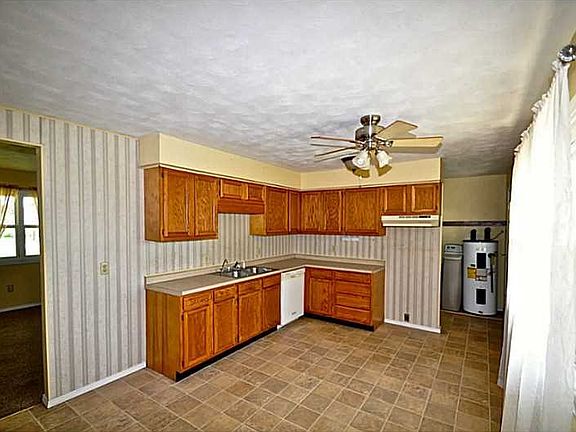4th image of 6932 Jaysville Saint Johns Rd