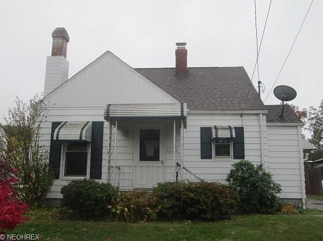 1st image of 906 Curtis Ave