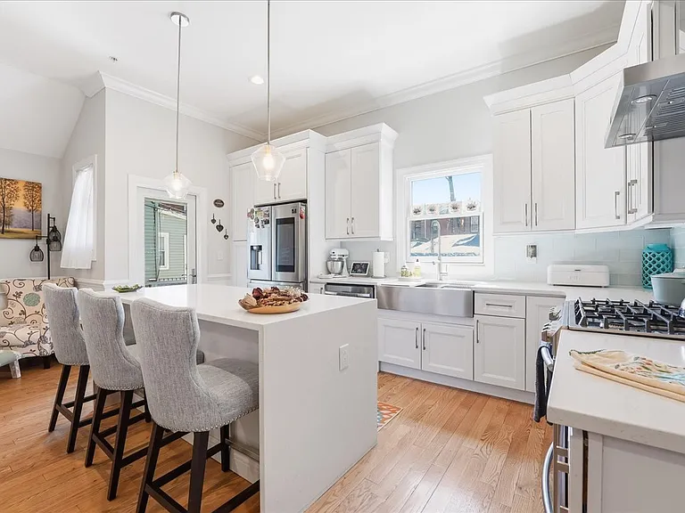 41 Bentley Ave #1 — Photo 3