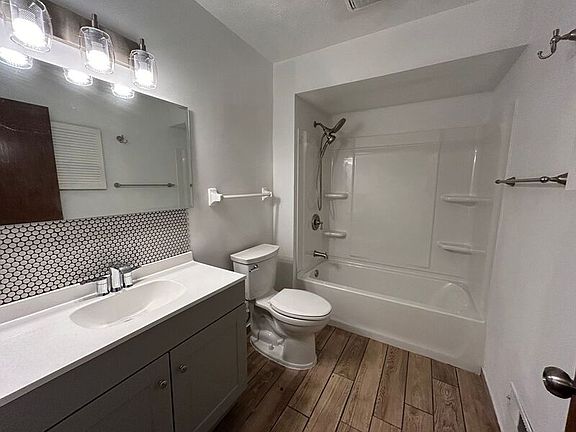 5th image of 7738 Betsy Ross Cir