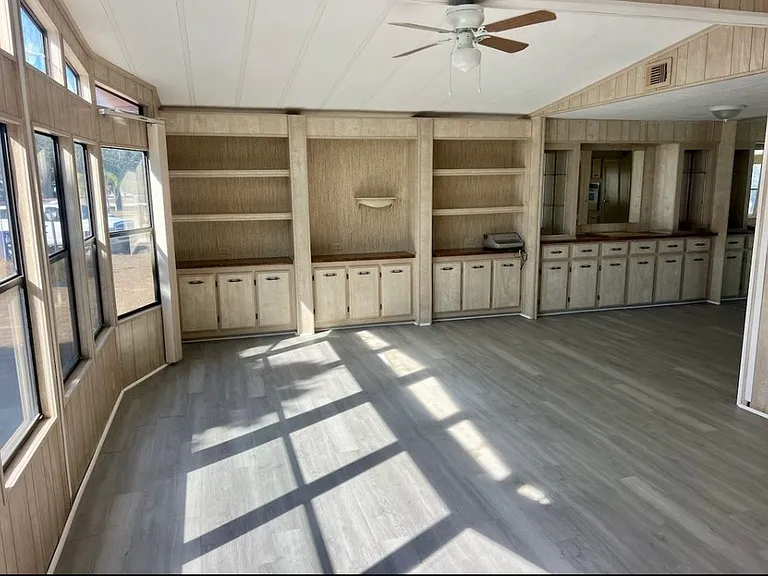 4714 Mundell Ave — Photo 2