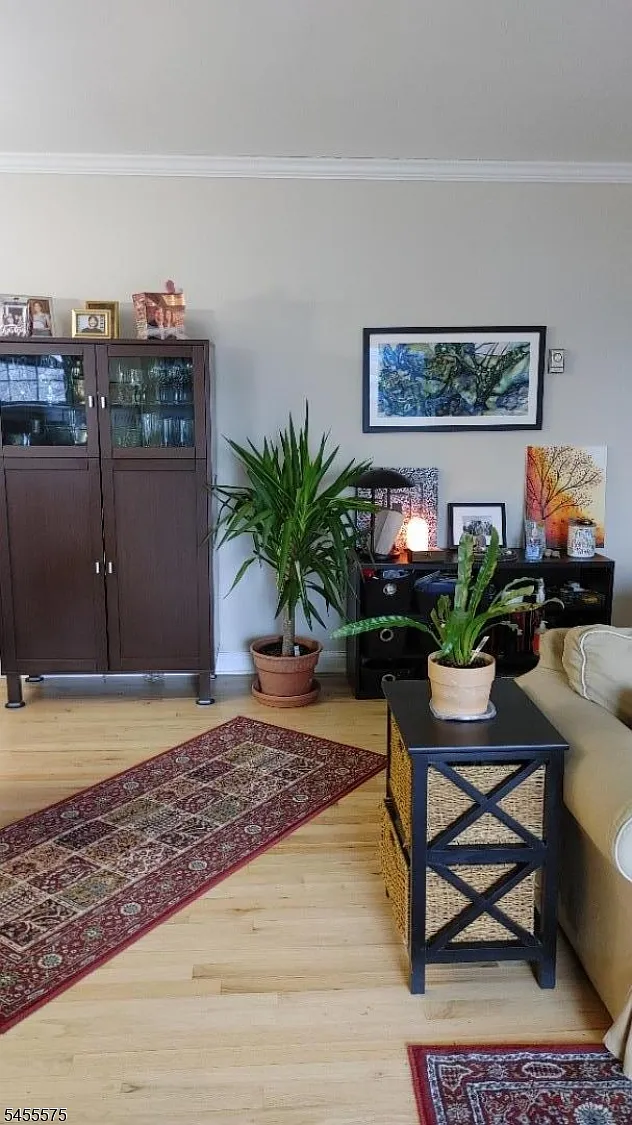 1 bed, 1.0 bath, $2,400 — Photo 4