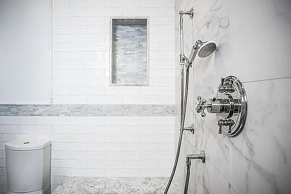 Rented by Argent Advisors LLC | media 7