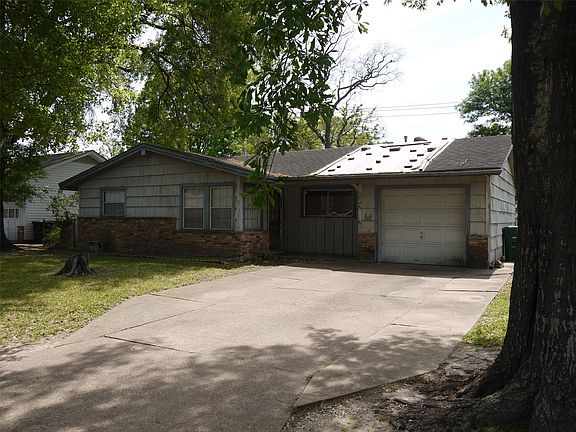 3rd image of 2702 Droxford Dr