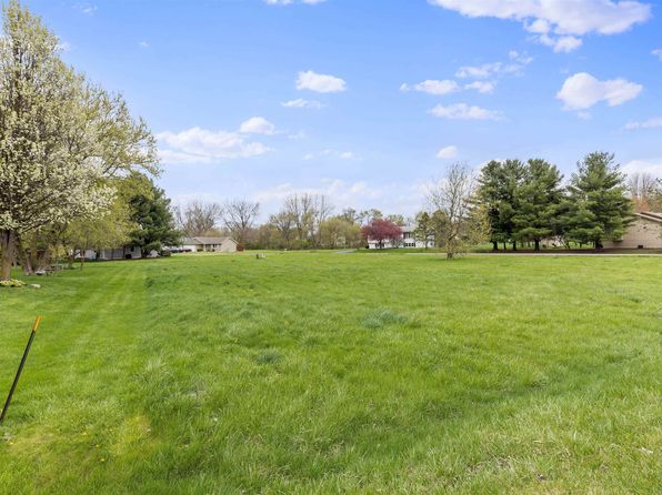 129 Birch Dr SW, Poplar Grove, IL 61065