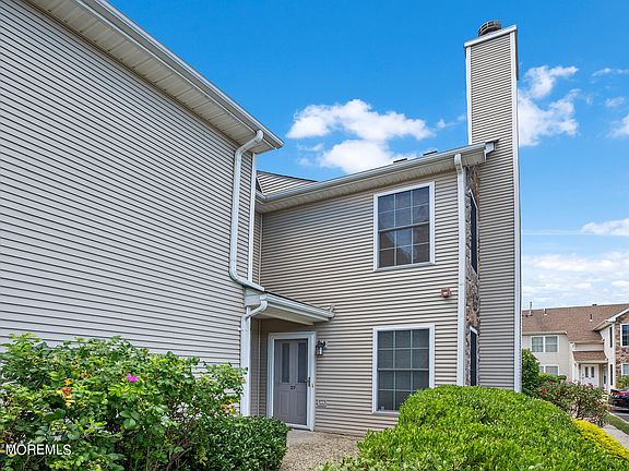 3rd image of 27 Lackland Avenue #27