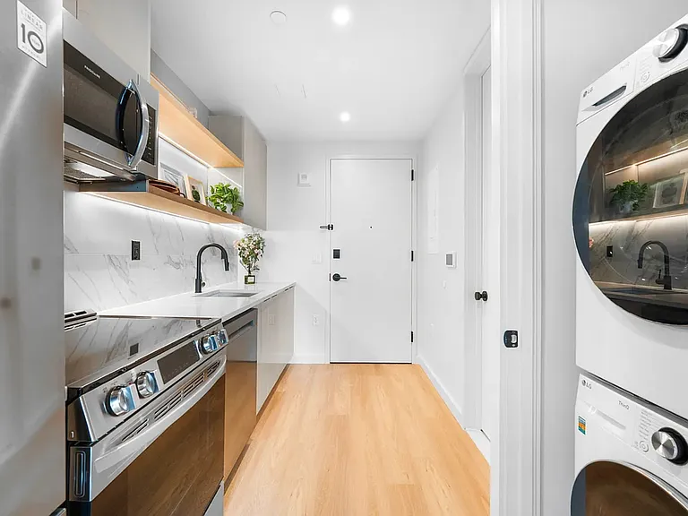 16 West St #801 — Photo 4