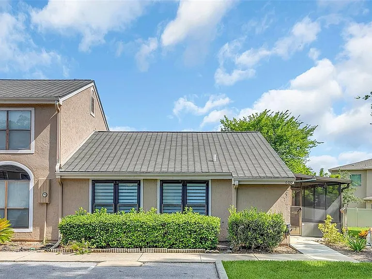 600 Casa Park Ct #M — Photo 2