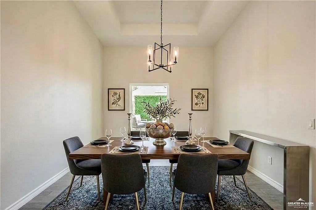 3 bed, 2.0 bath, 1603 sqft, $2,000 — Photo 3