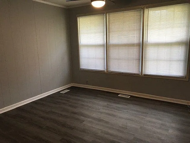 704 Maple Dr SE — Photo 10