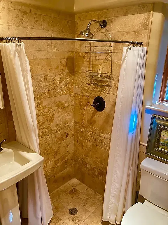 2 bed, 1000 sqft, $2,950 — Photo 3