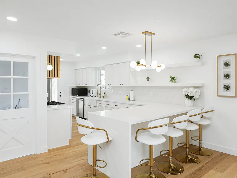 9461 Lotus Dr — Photo 5