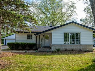 5523 W Calumet Rd, Milwaukee, WI 53223