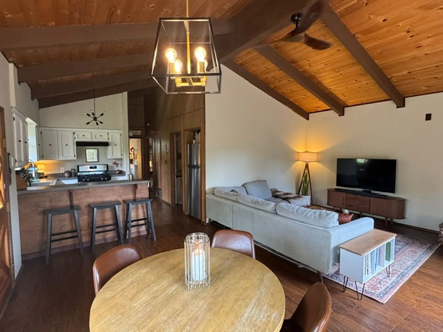 Modern Mountain Home — Photo 3