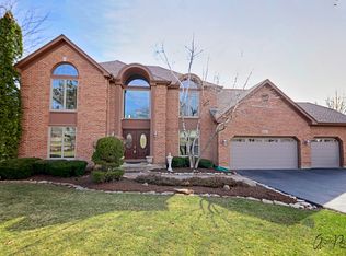 511 Fairway View Dr, Algonquin, IL