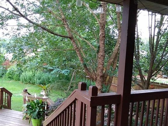 4th image of 2322 Byron Dr