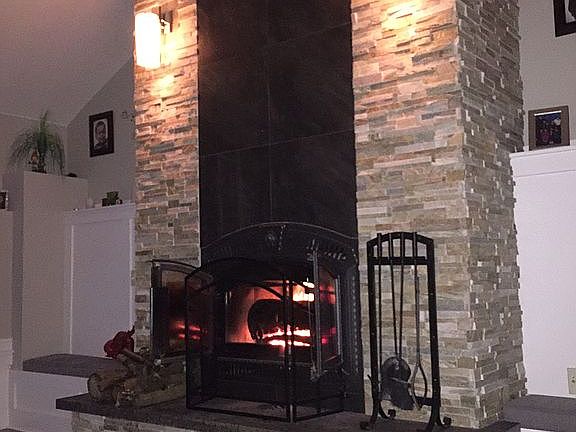 Livingroom fireplace