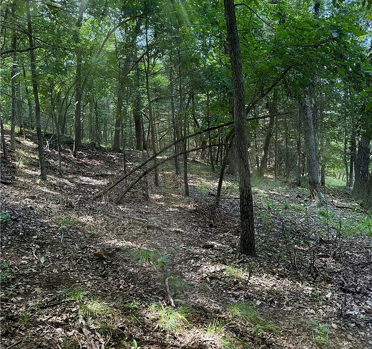 1st image of 40 Pine Dr