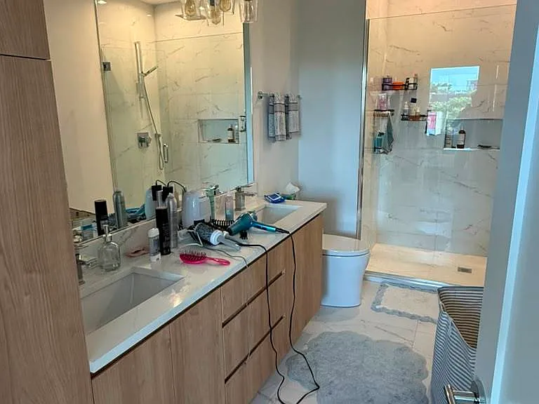 2105 W Caton St #302 — Photo 12