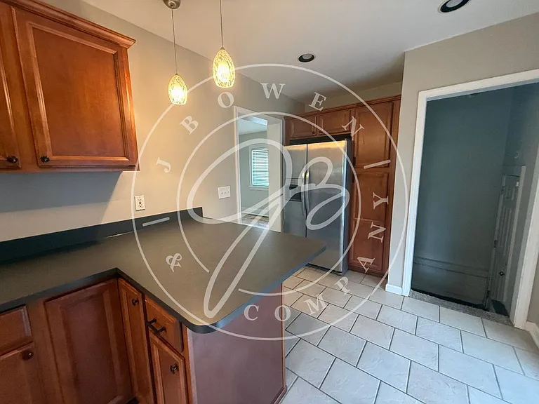 3223 Inverness Ave — Photo 5