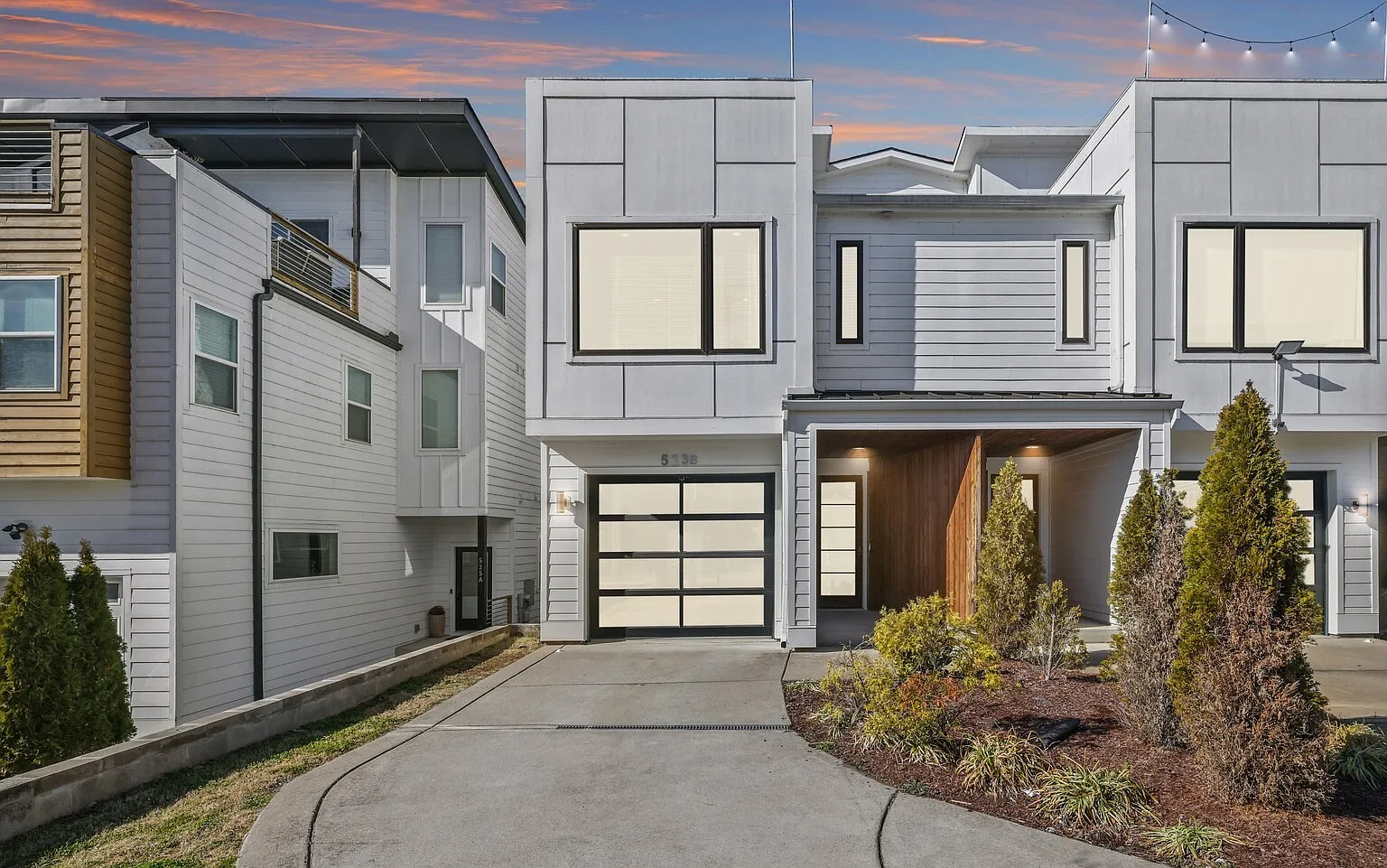 3 bed, 4.0 bath, 2480 sqft, $4,700 — Photo 1