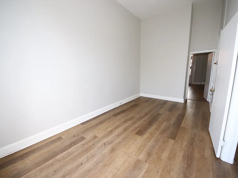 1402 Eutaw Pl #4 — Photo 11