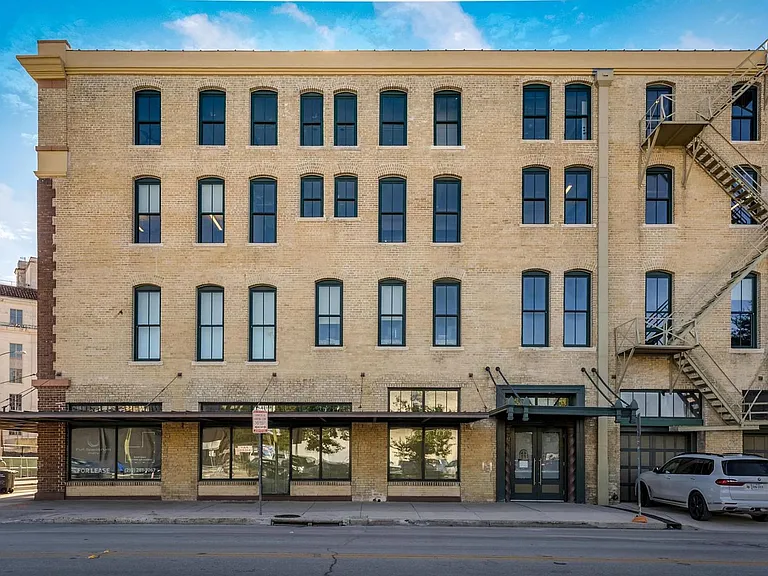 219 N Alamo St — Photo 27