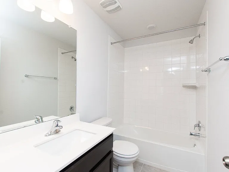 2033 Mallard Ct — Photo 11