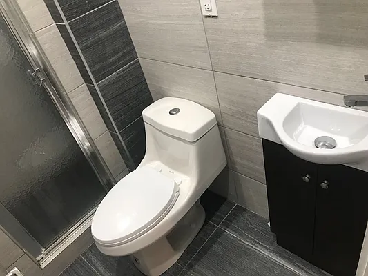 Rented by Premier Metro Realty Corp | media 20