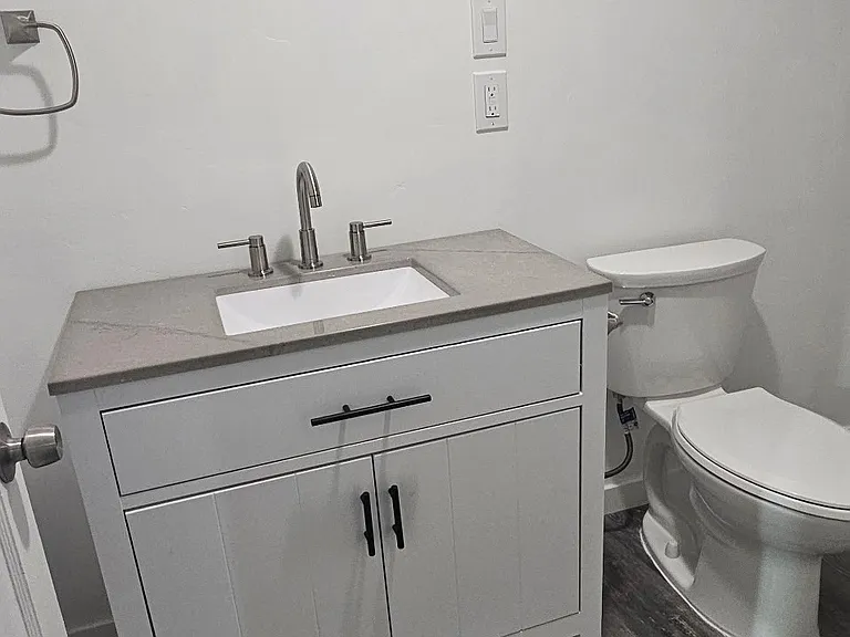 2742 S Dearborn St #B — Photo 4