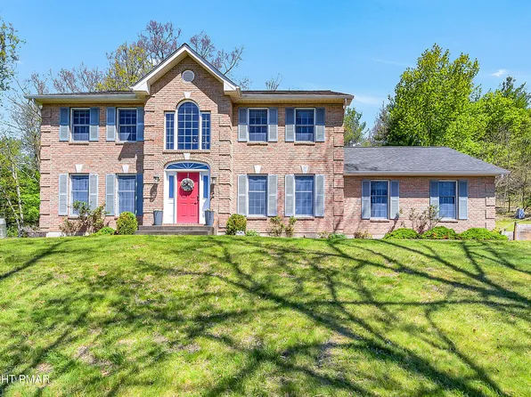 207 Smiley Ln, Stroudsburg, PA 18360