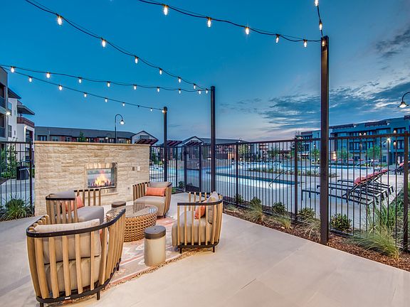 Aura Castle Hills patio and Pool