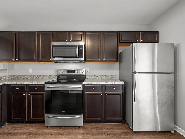 4021 Cobblestone Dr #7 — Photo 12