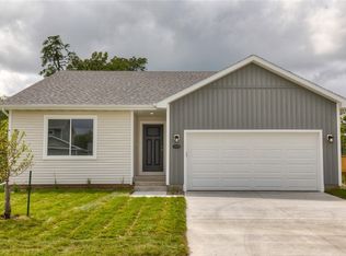 2912 River Ridge Rd, Des Moines, IA 50320