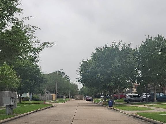 4th image of 2217 Aberdeen Dr