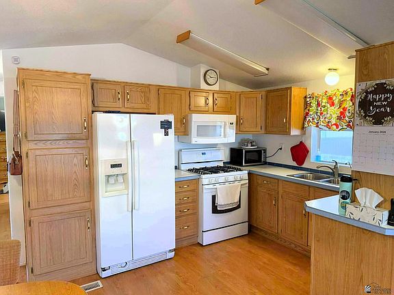 5th image of 13855 E 48th Dr