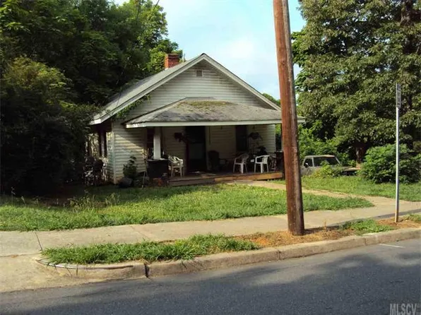 136 3rd Ave SE, Hickory, NC 28602