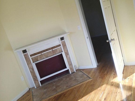 5th image of 141 N Day St #2