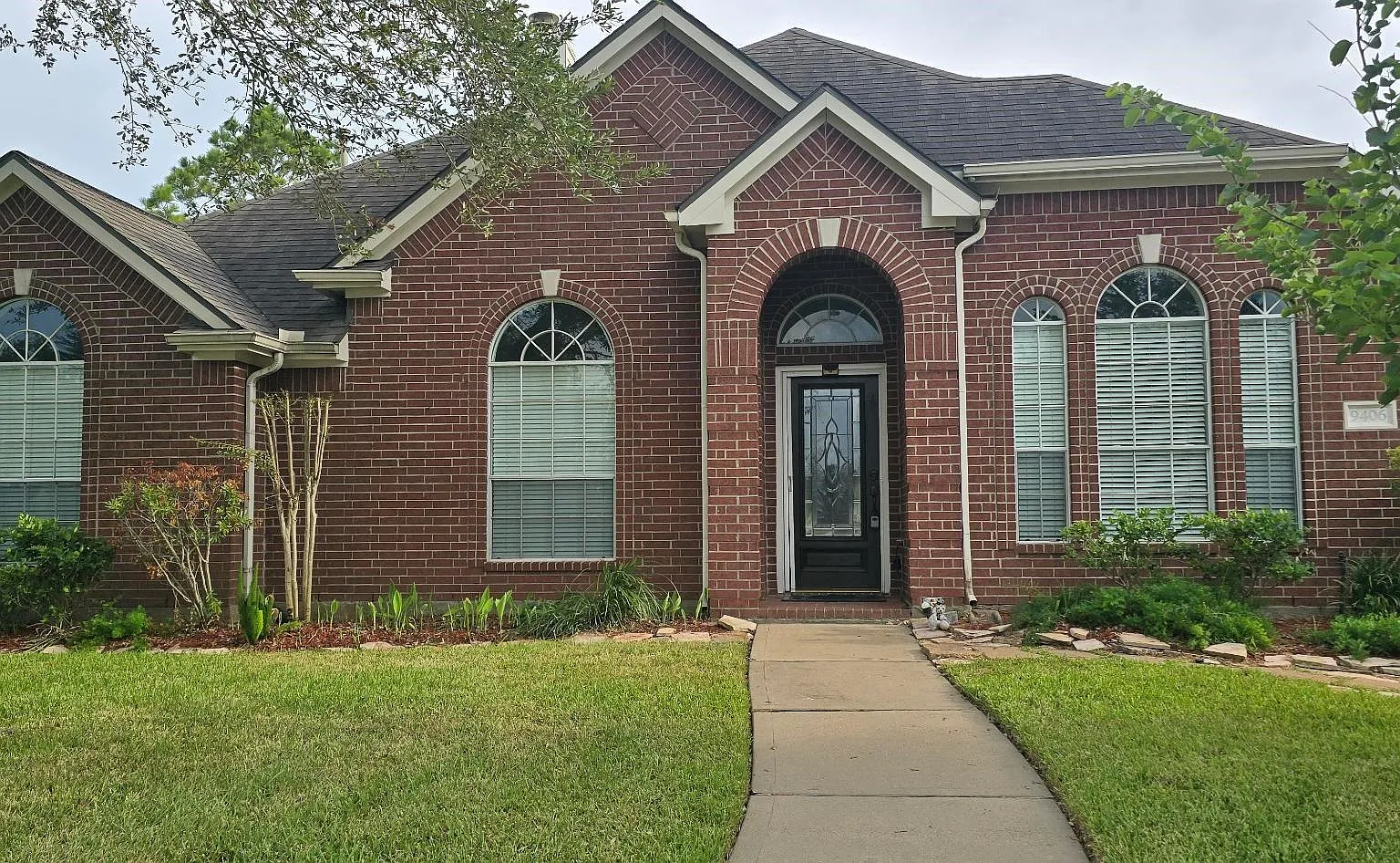3 bed, 2.5 bath, 2148 sqft, $2,500 — Photo 2