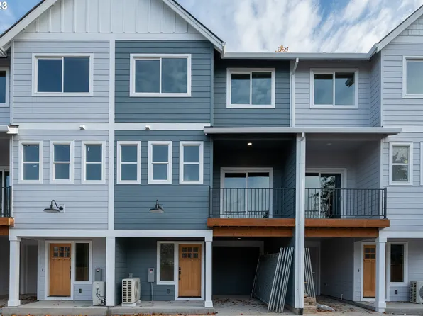12088 SE Harold St #5, Portland, OR 97266
