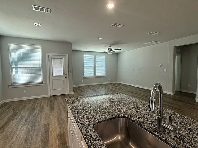 6908 Expedition Dr — Photo 16