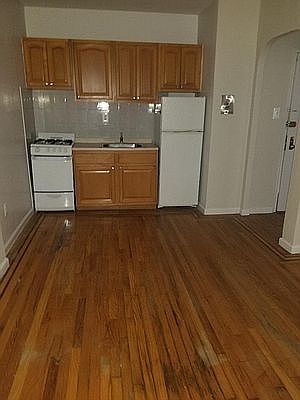 5th image of 446 E 87th St APT 1B